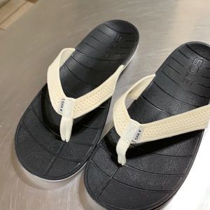 Sole flip flops size 8